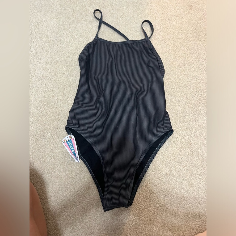 NWT jolyn Dayno 3 swim suit
